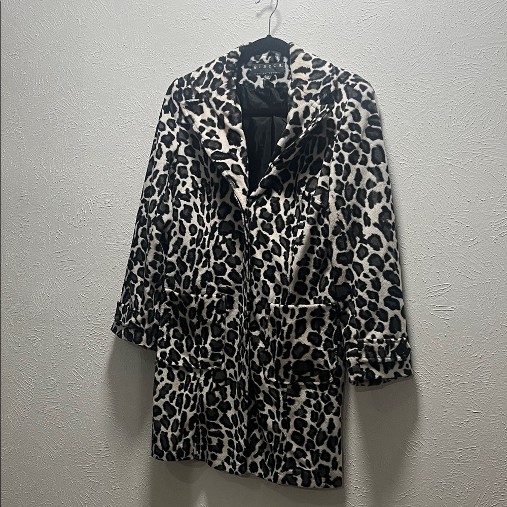Giacca Black, White, and Gray Animal Print Jacket